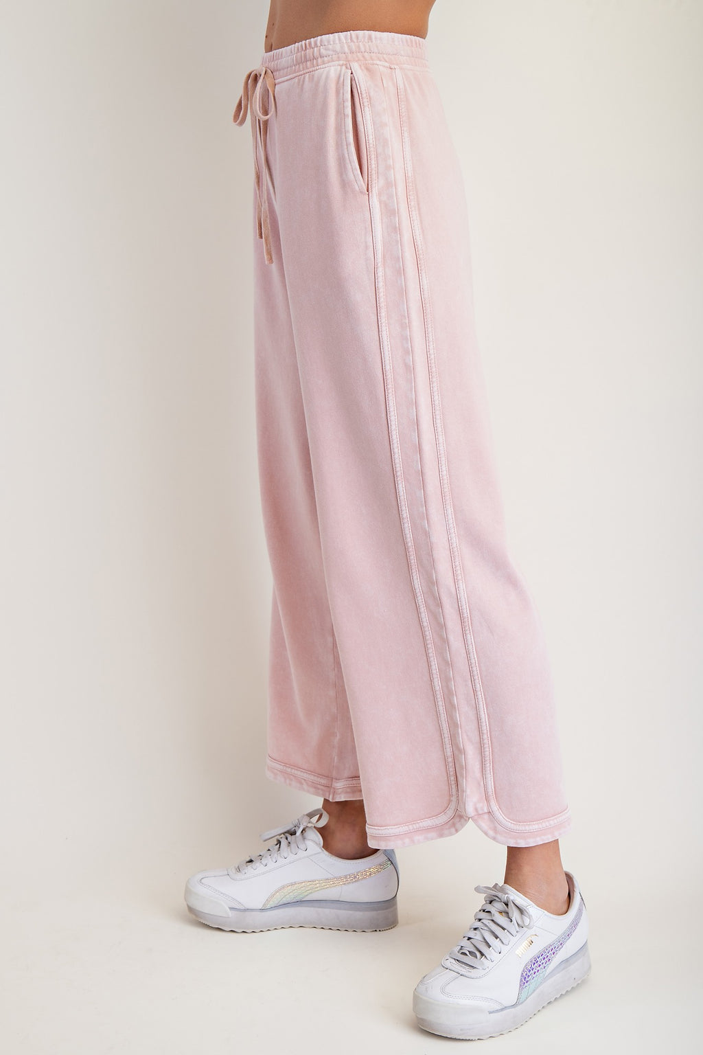 V Rose Knit Pants